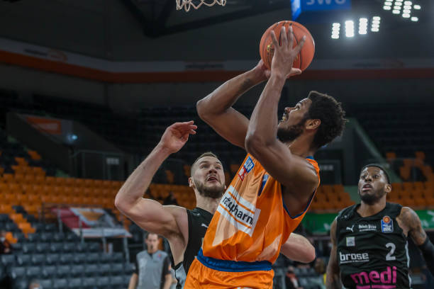 亲情的疏远 亲情的疏远