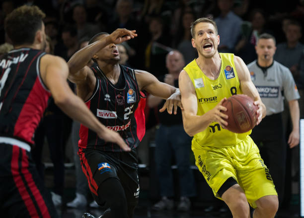 引起教练组 引起教练组