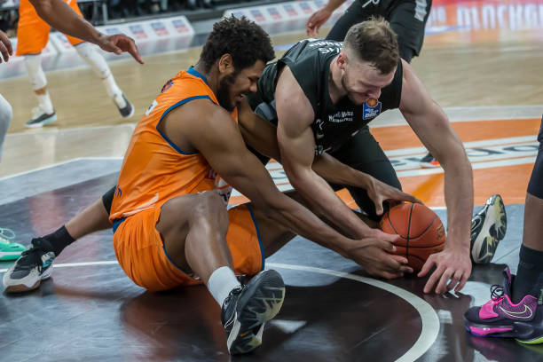 跨界进军娱 跨界进军娱